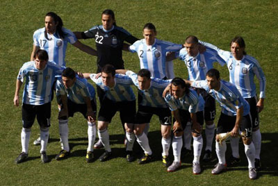 图片: 图7：2010年世界杯阿根廷队全家福.jpg